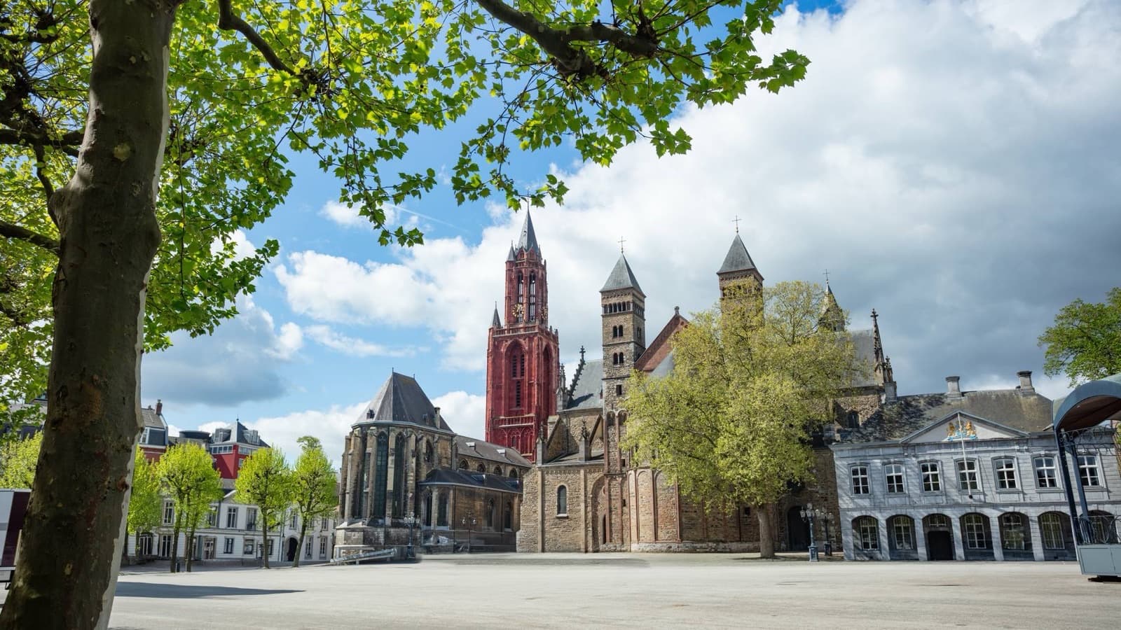 Maastricht Stedentrip met Pub Crawl foto 1