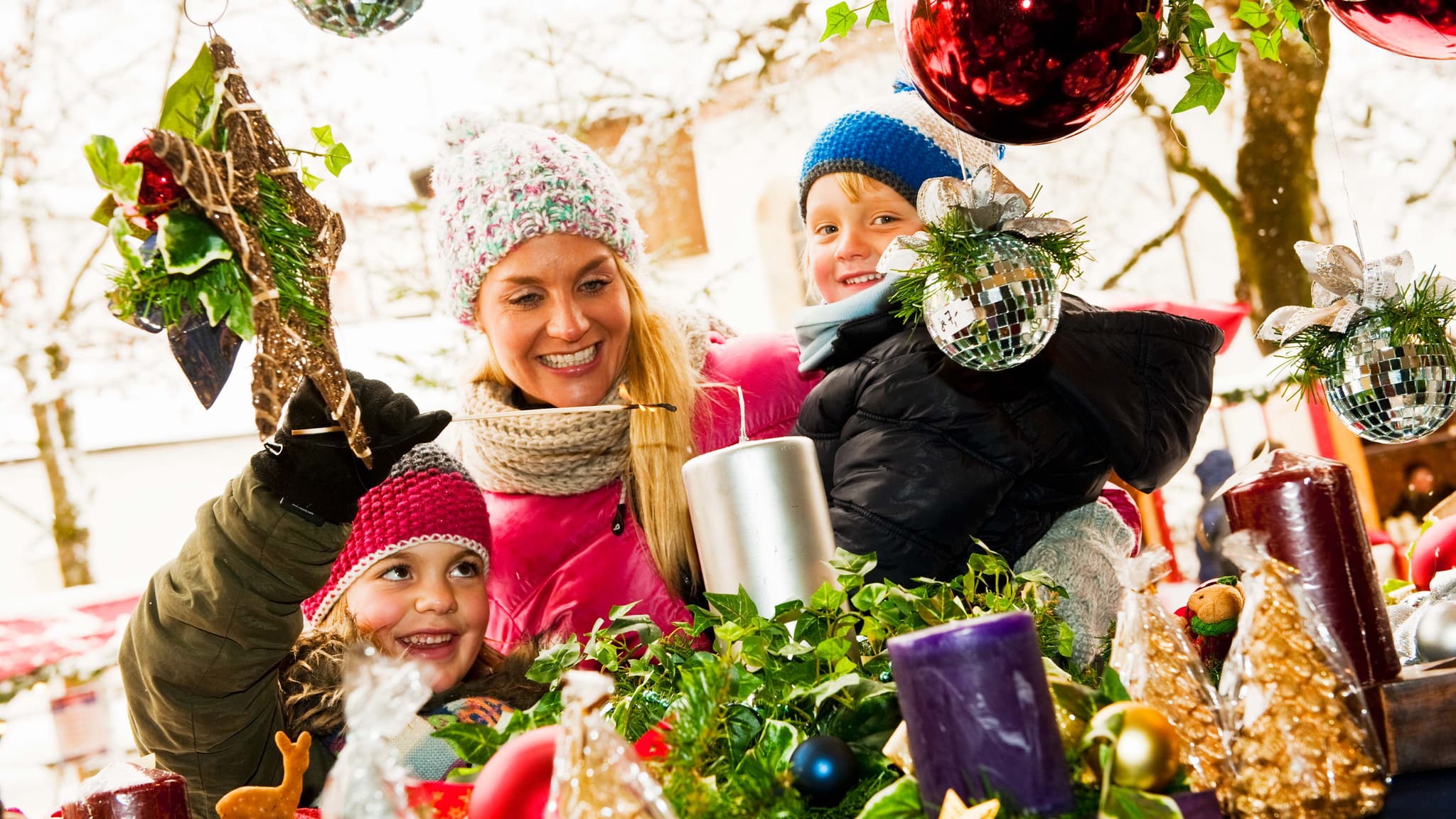 Bewonder de grootste kerstboom op de kerstmarkt van Dortmund foto 1